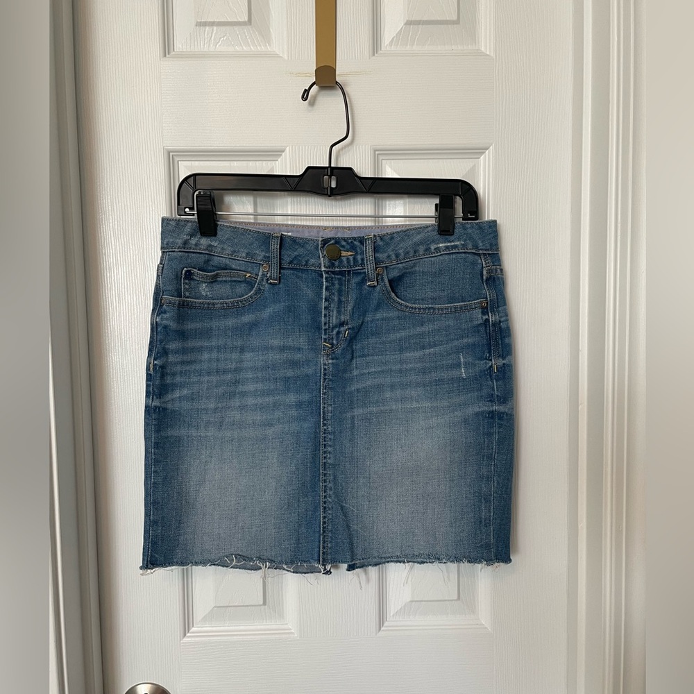 Gap 1969 Vintage Wash Classic Blue Denim Jean Skirt with Raw Hem